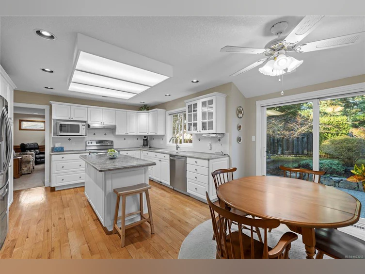 3321 Schooner Cove Drive, Fairwinds, BC, V9P 9H6 - 21