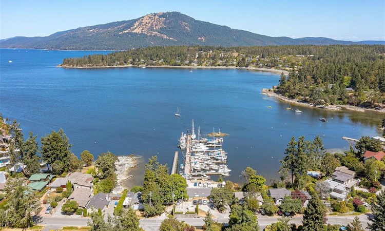 10915 Deep Cove Road