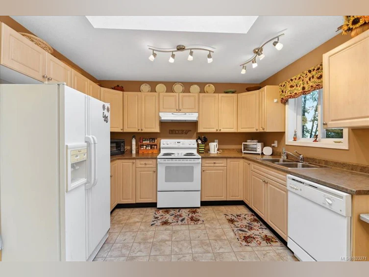 8253 Dickson Drive, Port Alberni, BC, V9Y 9B4 - 12