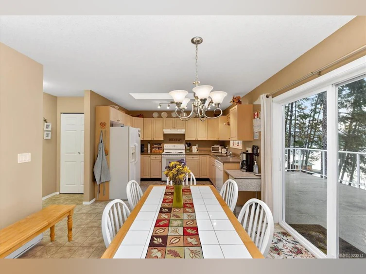 8253 Dickson Drive, Port Alberni, BC, V9Y 9B4 - 19