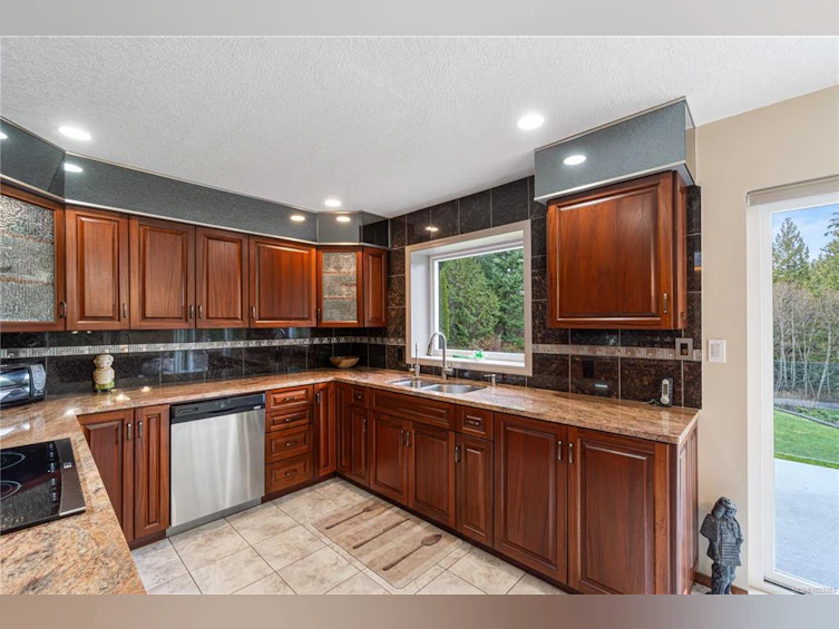 6540 Manhattan Way, Nanaimo, BC, V0R 2H0 - 9