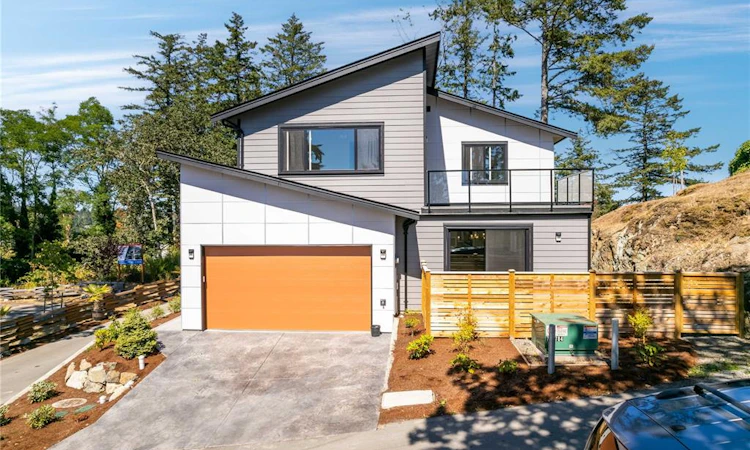 231 Heddle Avenue