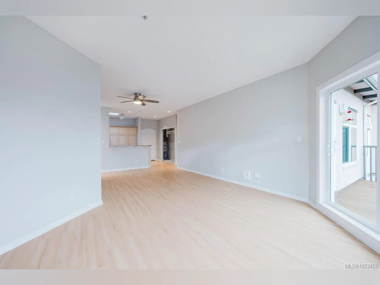 401-1085 Tillicum Road, Esquimalt, BC, V9A 7M3 - 13