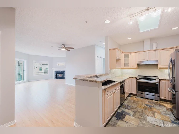 401-1085 Tillicum Road, Esquimalt, BC, V9A 7M3 - 15