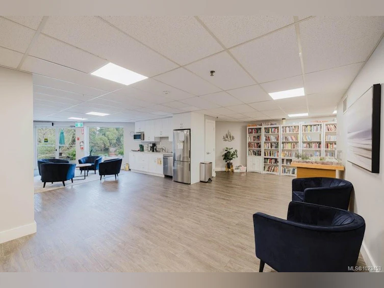 401-1085 Tillicum Road, Esquimalt, BC, V9A 7M3 - 42