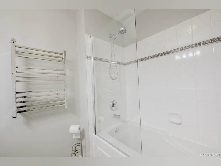 401-1085 Tillicum Road, Esquimalt, BC, V9A 7M3 - 24