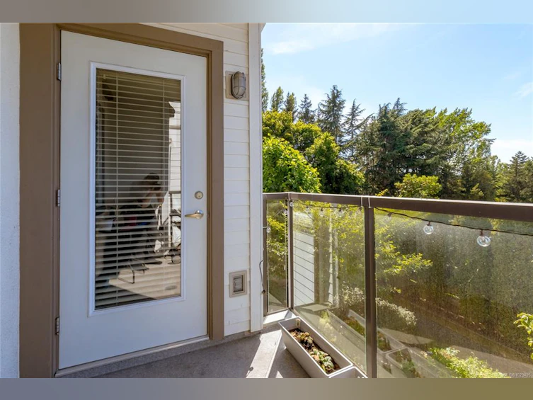 205-4394 West Saanich Road, Saanich, BC, V8Z 0B5 - 23