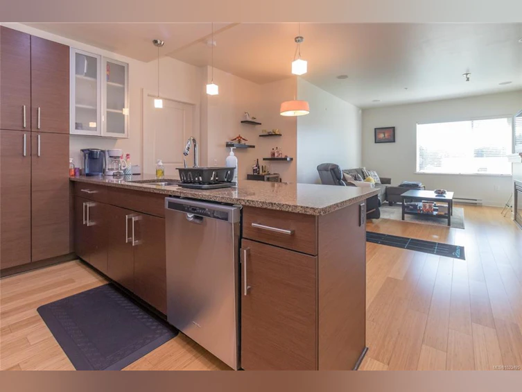205-4394 West Saanich Road, Saanich, BC, V8Z 0B5 - 12