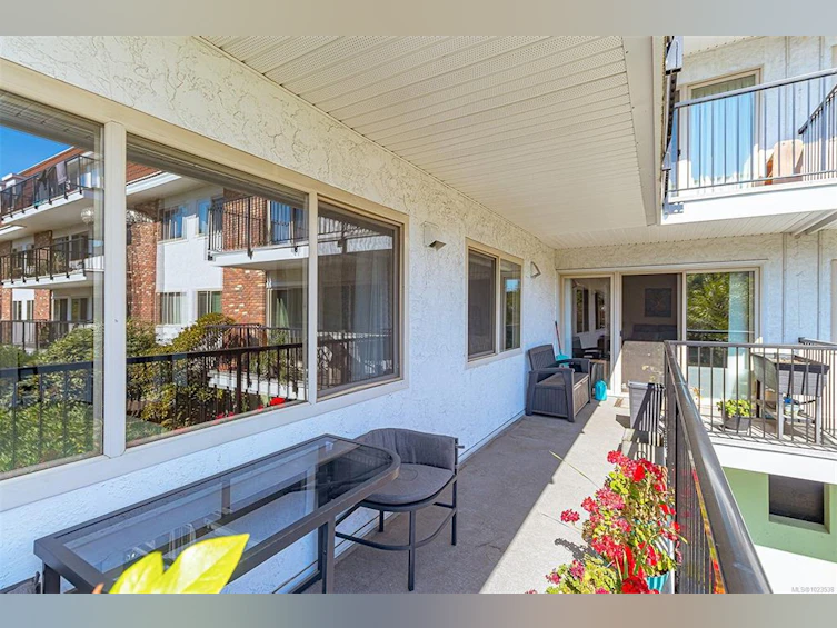 110-1680 Poplar Avenue, Saanich, BC, V8P 4K7 - 33