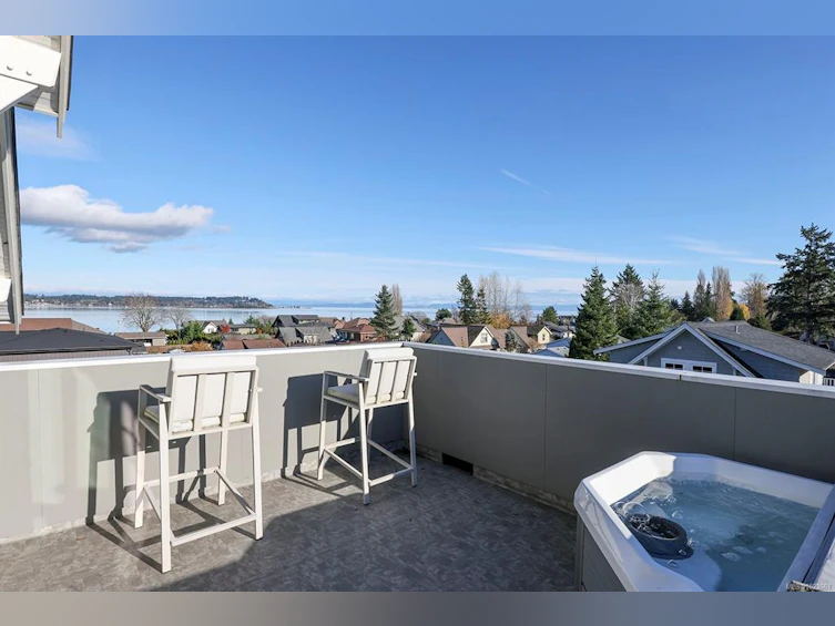 3839/3841 Ross Avenue, Courtenay, BC, V0R 2V0 - 38