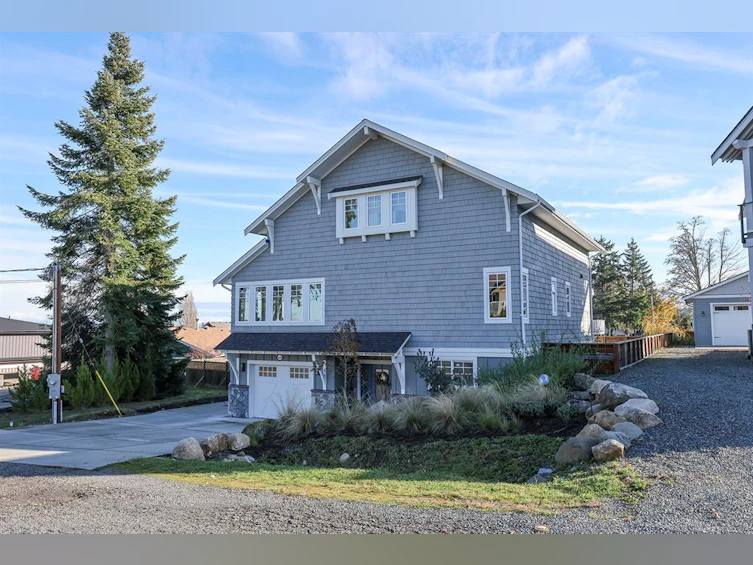 3839/3841 Ross Avenue, Courtenay, BC, V0R 2V0 - 4
