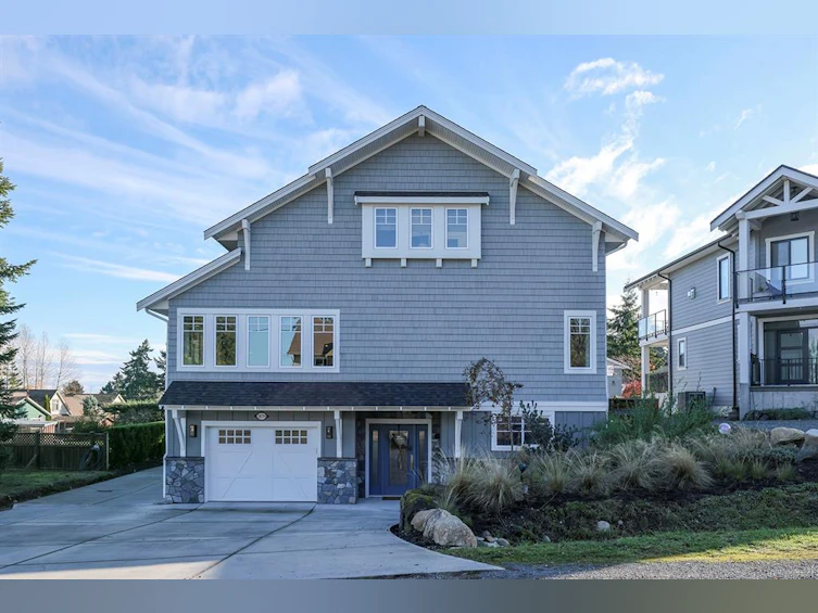 3839/3841 Ross Avenue, Courtenay, BC, V0R 2V0 - 3