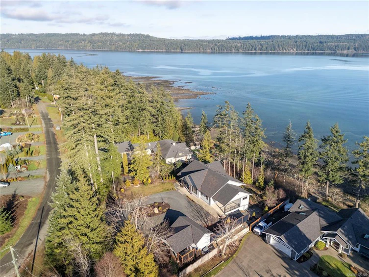 176 Baynes Drive, Fanny Bay, BC, V0R 1W0 - 88