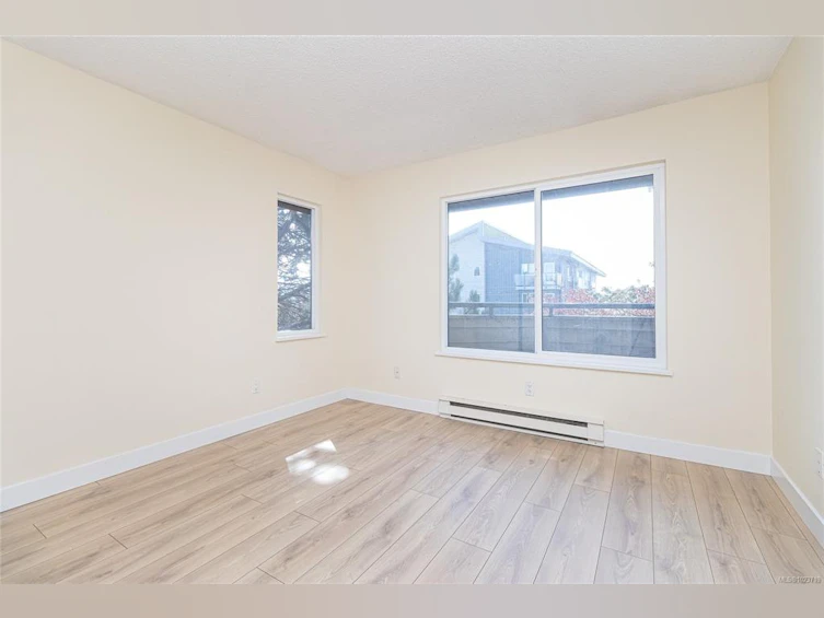 310-3215 Alder Street, Saanich, BC, V8X 1P3 - 13