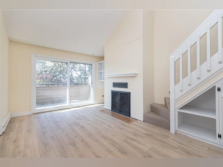 310-3215 Alder Street, Saanich, BC, V8X 1P3 - 4