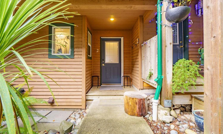2-1553 Larch Road