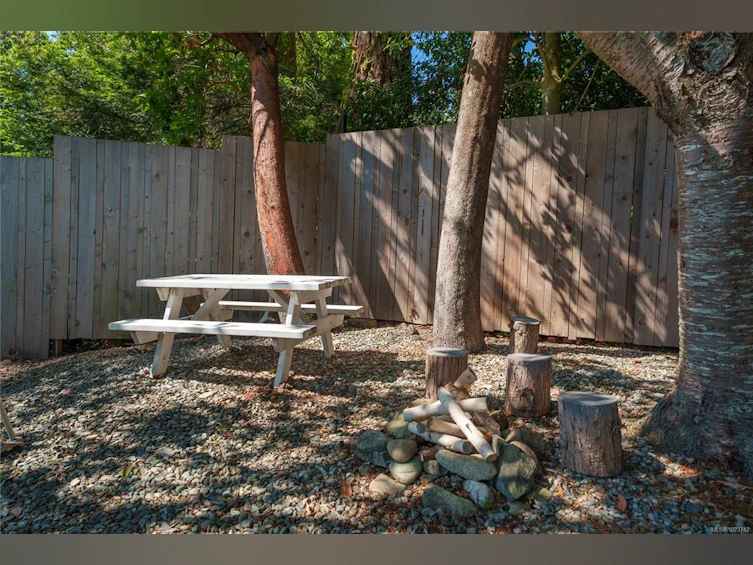 2780 Arbutus Road, Saanich, BC, V8N 5X4 - 48