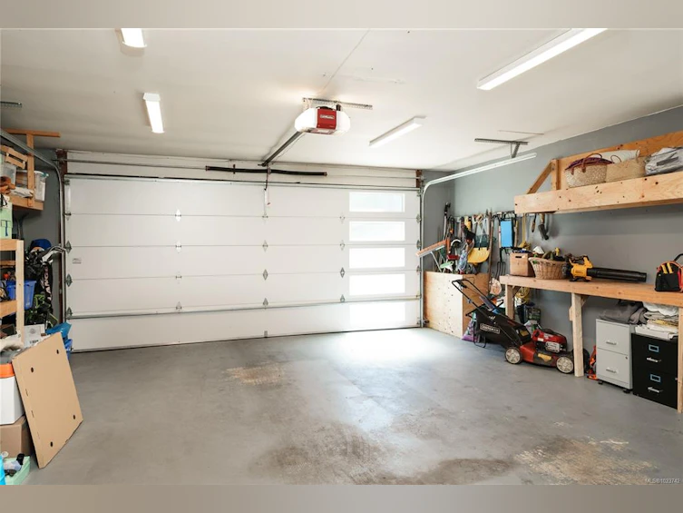 2780 Arbutus Road, Saanich, BC, V8N 5X4 - 52