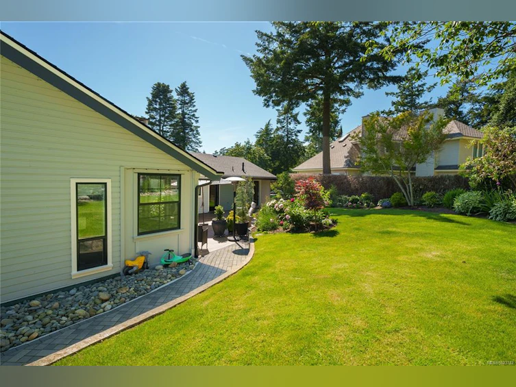 2780 Arbutus Road, Saanich, BC, V8N 5X4 - 54