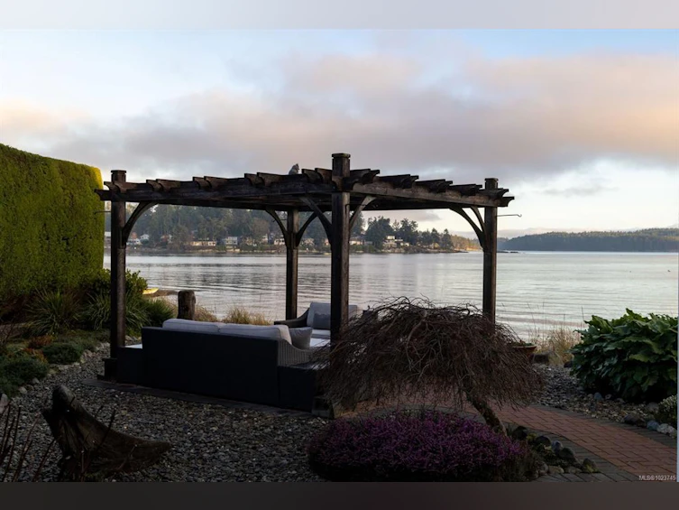 10239 Fifth Street, Sidney, BC, V8L 2Y4 - 34