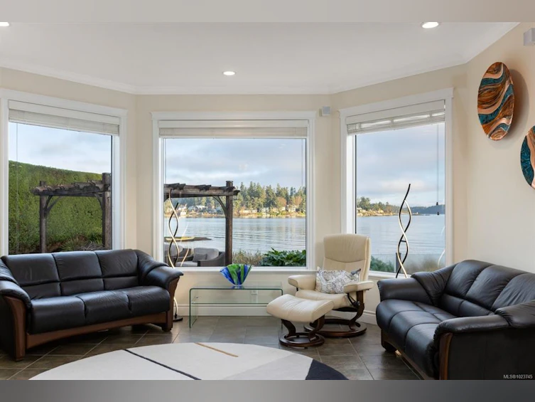 10239 Fifth Street, Sidney, BC, V8L 2Y4 - 5