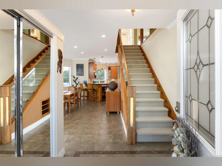 10239 Fifth Street, Sidney, BC, V8L 2Y4 - 14