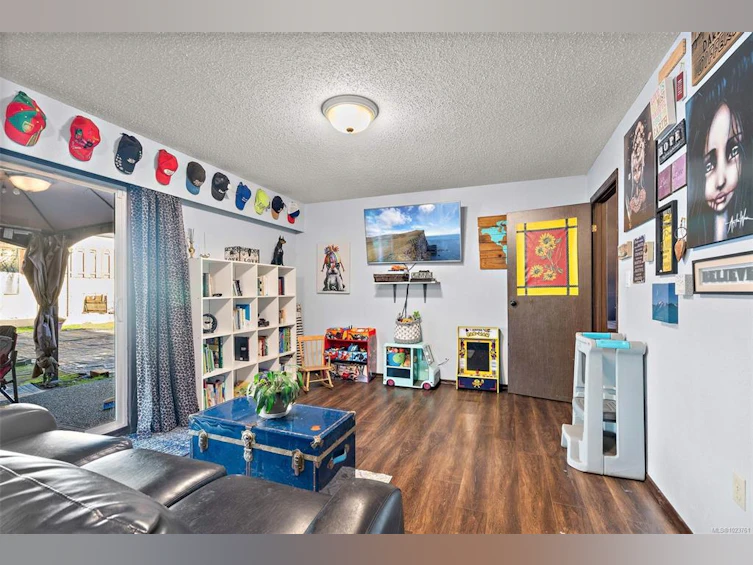 2512 Jeanine Drive, Langford, BC, V9B 4X9 - 11