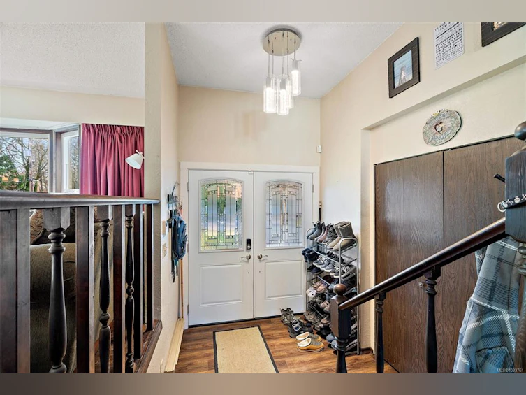 2512 Jeanine Drive, Langford, BC, V9B 4X9 - 2
