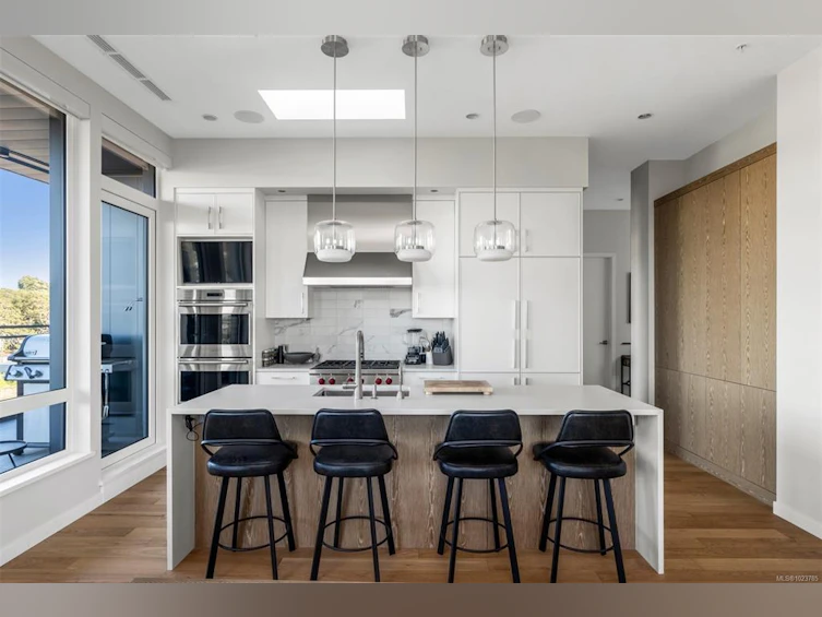 601-1201 Fort Street, Victoria, BC, V8V 0G1 - 9
