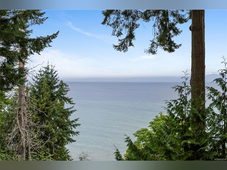 5171 W Island Highway, Qualicum Beach, BC, V9K 1Z1 - 4