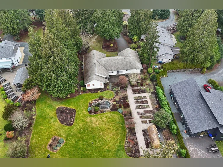 625 Yambury Road, Qualicum Beach, BC, V9K 1C5 - 57