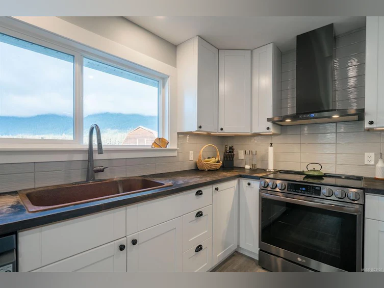 7801-7807 Beaver Creek Road, Port Alberni, BC, V9Y 8N3 - 10