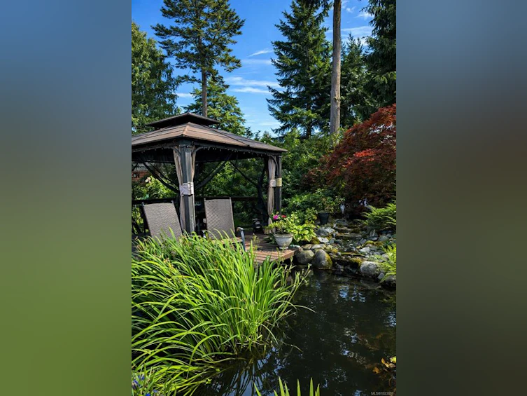 2241 Lifton Place, Saanich, BC, V8N 6B2 - 5