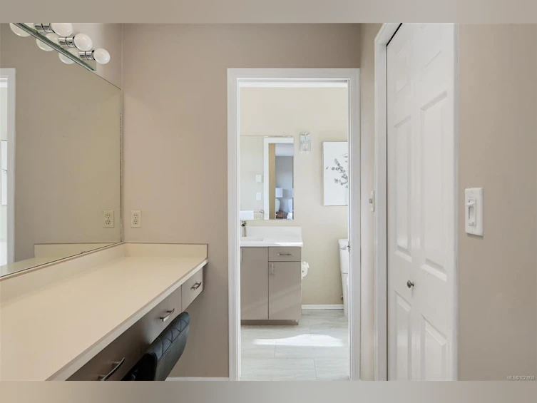 2241 Lifton Place, Saanich, BC, V8N 6B2 - 31