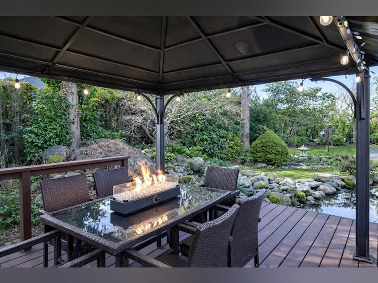 2241 Lifton Place, Saanich, BC, V8N 6B2 - 62