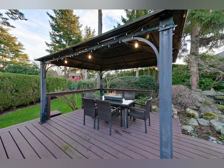 2241 Lifton Place, Saanich, BC, V8N 6B2 - 60