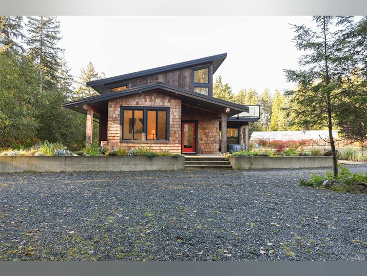 7592/7586 Gabby Road, Courtenay, BC, V0R 2M0 - 2