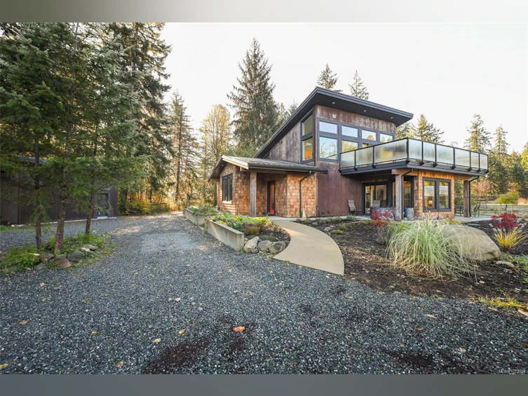 7592/7586 Gabby Road, Courtenay, BC, V0R 2M0