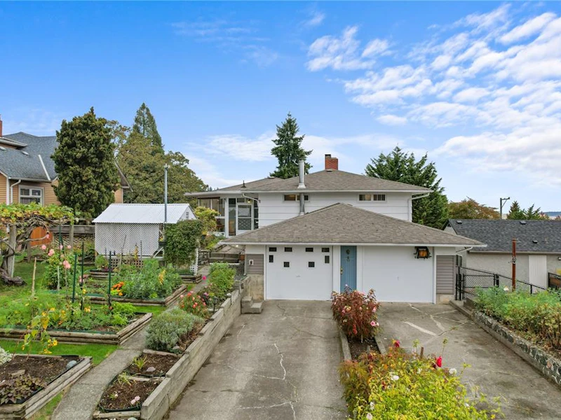 609 Milton Street, Nanaimo BC V9R 2L4