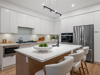 205-1810 Selenite Place - 4