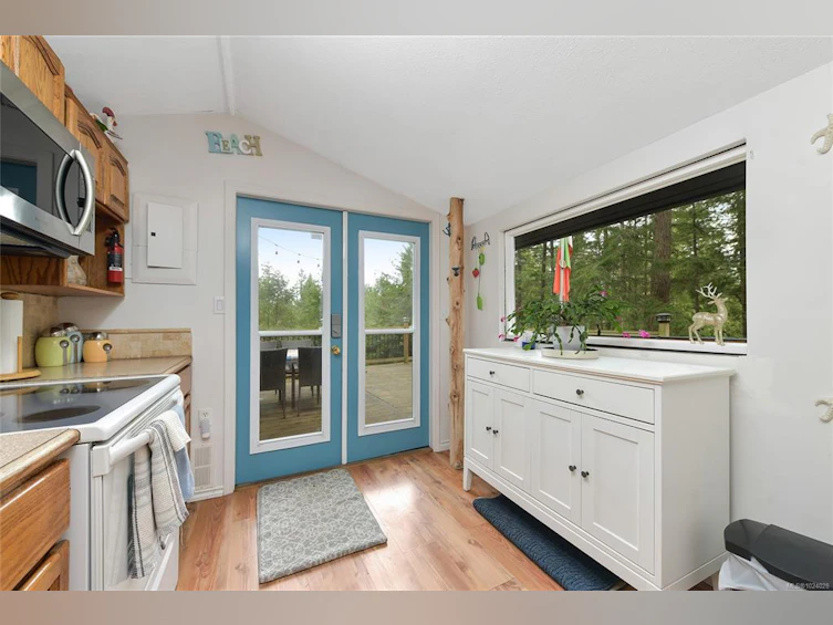 493 Abbott Road, Mayne Island, BC, V0N 2J1 - 28