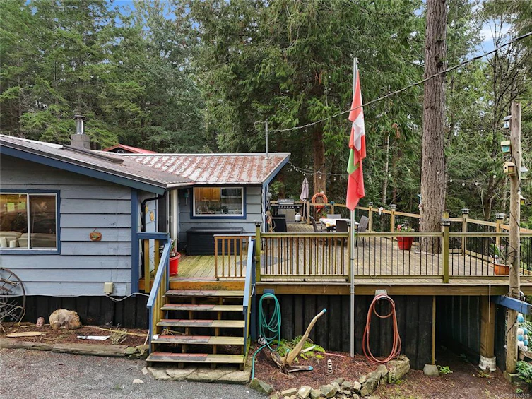 493 Abbott Road, Mayne Island, BC, V0N 2J1 - 6