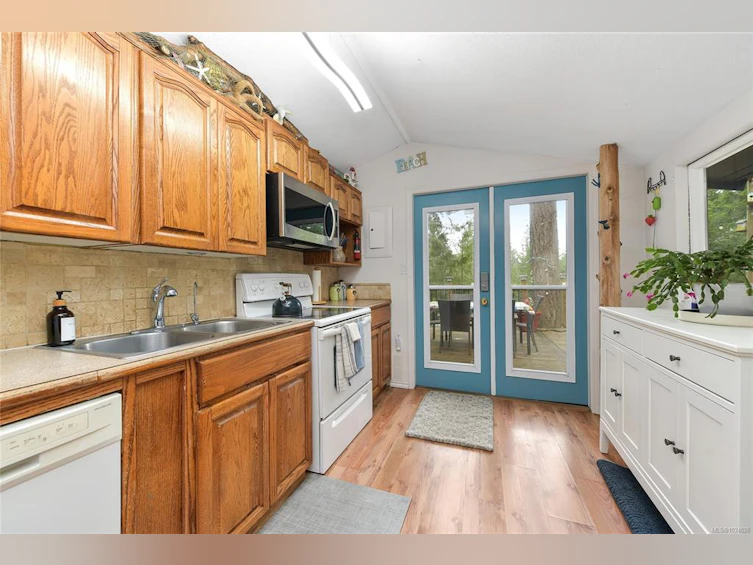 493 Abbott Road, Mayne Island, BC, V0N 2J1 - 20