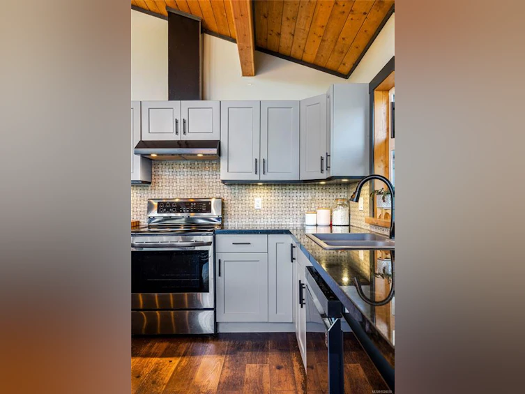 659 Wilks Road, Mayne Island, BC, V0N 2J1 - 10