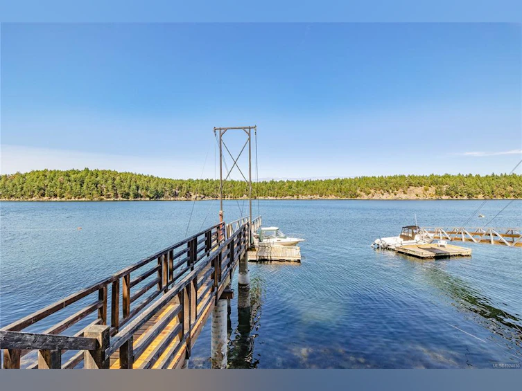 659 Wilks Road, Mayne Island, BC, V0N 2J1