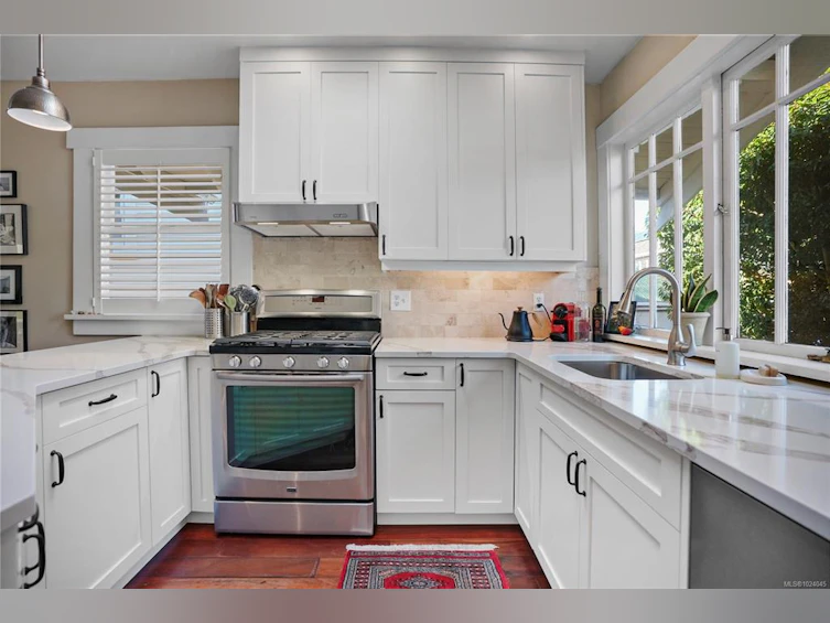 1316 Carnsew Street, Victoria, BC, V8S 1P2 - 3