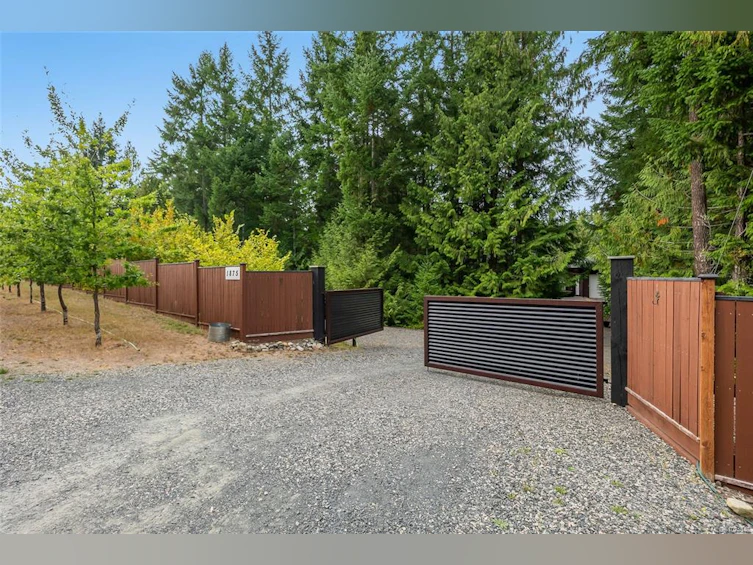 1875 Ashling Road, Qualicum Beach, BC, V9K 2V1 - 15