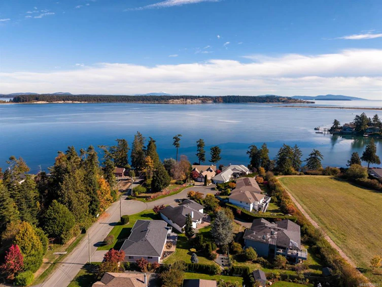 2545 Newman Road, Central Saanich, BC, V8M 1V1 - 33