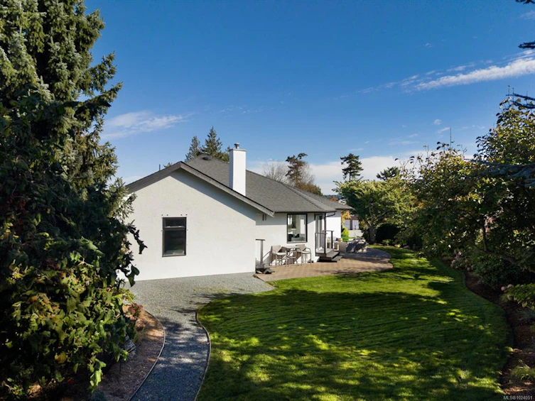 2545 Newman Road, Central Saanich, BC, V8M 1V1 - 24