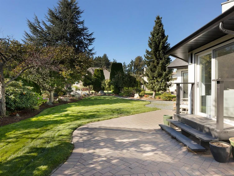 2545 Newman Road, Central Saanich, BC, V8M 1V1 - 26